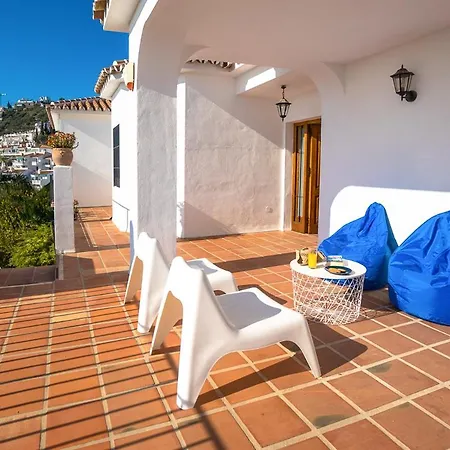 Sleeps 8 With Pool Air Con And Wifi * Nerja