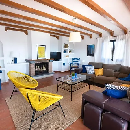 Sleeps 8 With Pool Air Con And Wifi Villa *