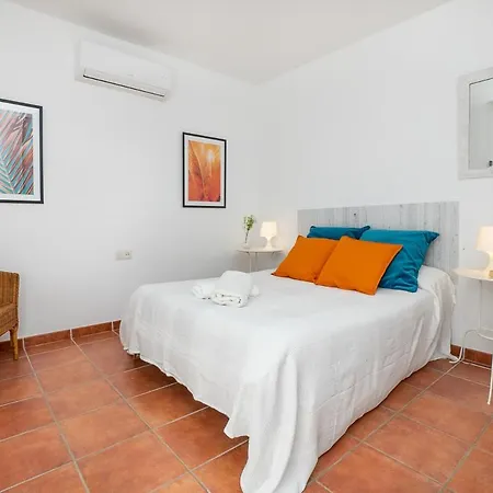 Sleeps 8 With Pool Air Con And Wifi * Nerja
