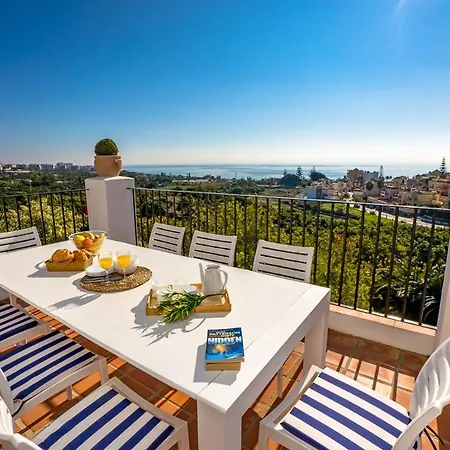 Villa Sleeps 8 With Pool Air Con And Wifi Nerja