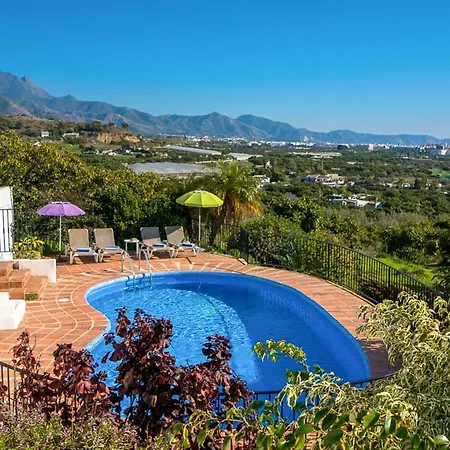 Sleeps 8 With Pool Air Con And Wifi Villa