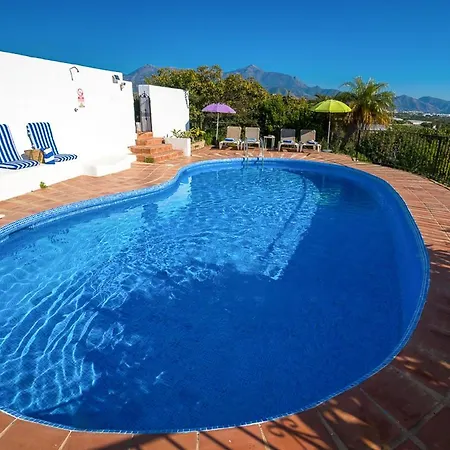 Sleeps 8 With Pool Air Con And Wifi Nerja